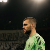 Kritikan Fans Ajax di Laga Debut Maarten Paes Jadi Sorotan Media Belanda, Sindir Para Bintang yang Berseragam De Godenzonen