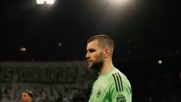 Kiper Timnas Indonesia, Maarten Paes Debut Bersama Ajax di Liga Belanda