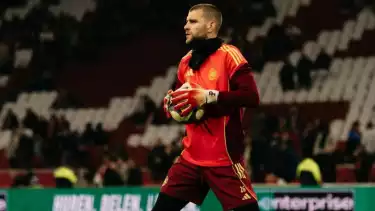 Kiper Timnas Indonesia Maarten Paes di Ajax Amsterdam