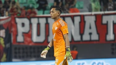 Blunder Penjaga Gawang PSM Makassar Reza Arya saat Lawan Persija Disorot Asing, Sang Kiper Disejajarkan dengan Andre Onana