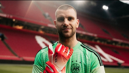 Maarten Paes Bicara Soal Status Pelapis Usai Berhasil Debut di Ajax Amsterdam: Saya Bermain untuk Logo di Dada ‎