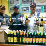 Awal Ramadan, Satpol PP Sita 637 Botol Miras di Jakarta Utara