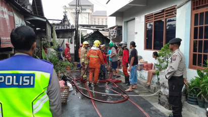 Api dari Korsleting Listrik Sambar Kembang Api, Rumah Warga di Sleman Hangus Terbakar
