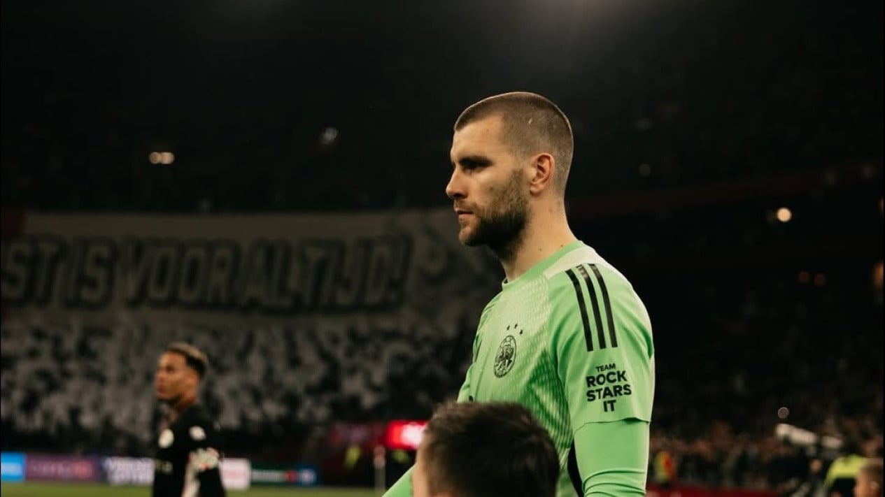 Pengakuan Jujur Pelatih Ajax Usai Dikalahkan NEC Nijmegen, Sindir Maarten Paes?
            - galeri foto