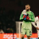 Debut Gemilang Maarten Paes di Ajax Amsterdam: 7 Save Spektakuler, Langsung Jadi Kiper Nomor 1?