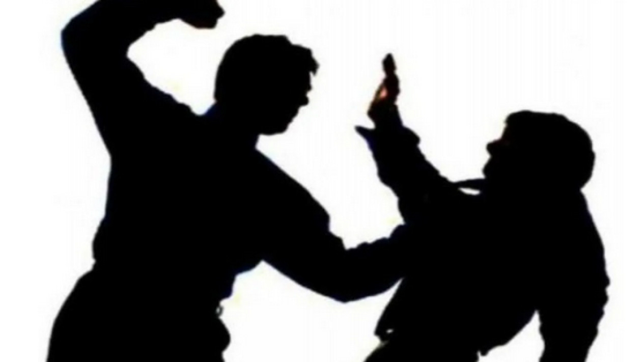 Detik-detik Mengerikan Bintara Tewas Diduga Dianiaya Senior di Makassar: Ada Darah Keluar di Mulut
            - galeri foto