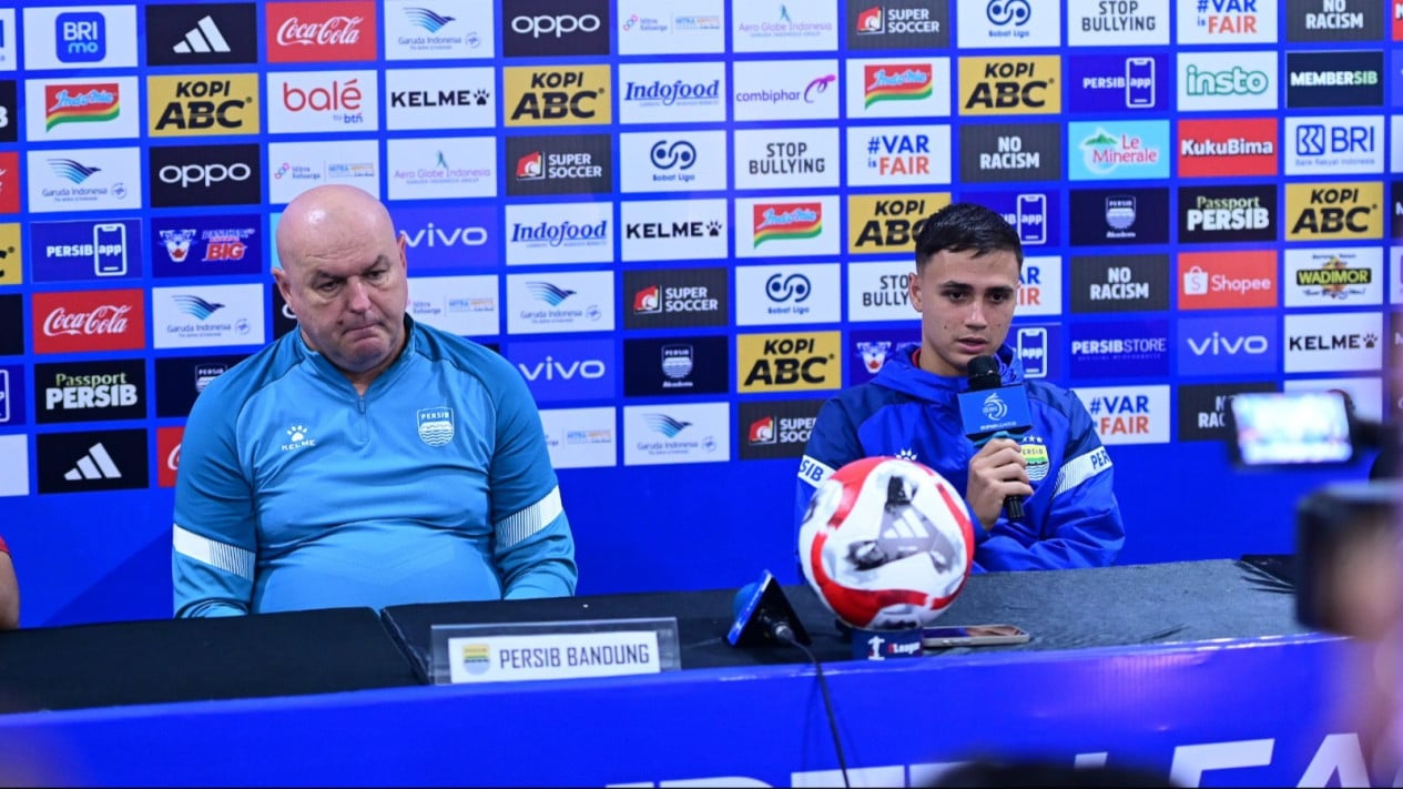 Bek Persib Bandung Eliano Reijnders Sebut Tak Masalah Tampil Larut Malam di Bulan Ramadan, Begini Alasannya
            - galeri foto