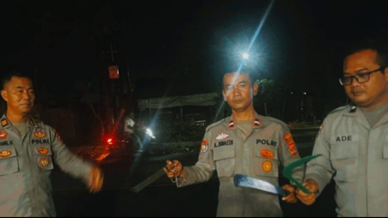 Rencana Tawuran Sejumlah Remaja di Serang Banten Berhasil Digagalkan Polisi
            - galeri foto