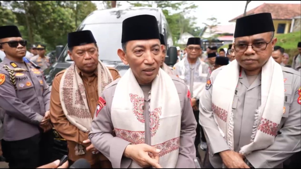 Tak Ada Ampun! Kapolri Perintahkan Hukuman Berat ke Bripda Masias Siahaya Pelaku Penganiayaan Pelajar hingga Tewas
            - galeri foto