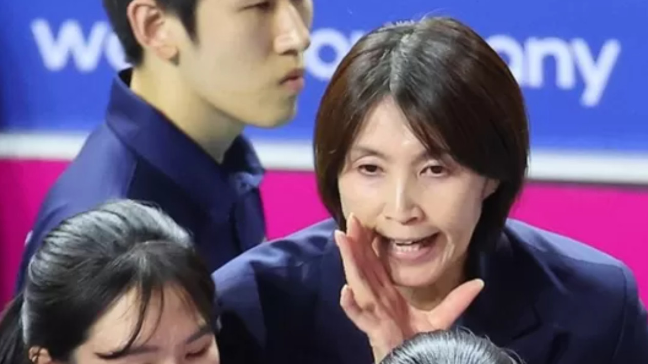 Pelatih Pink Spiders Murka, Ungkap Biang Kerok Kekalahan: Serangan Balik Habis-habisan daro Red Sparks!
            - galeri foto