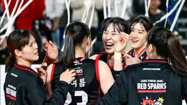 Skuad Red Sparks usai kalahkan Pink Spiders dengan skor 3-1