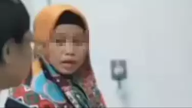 Ibu tiri Nizam, TR (48) diduga menganiaya anak suaminya