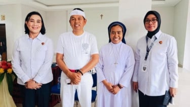 Polda Jabar Dampingi KDM Jemput 12 Perempuan Korban Perdagangan Orang di Sikka NTT