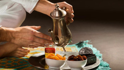 Selebgram Cut Rizki Protes Sahur Ganggu Jam Tidur, Padahal ini Keutamannya Kata Ustaz Adi Hidayat