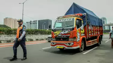 Berita Foto: Operasi Lintas Jaya di Cawang, 19 Kendaraan Ditindak