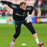 Dari Kritik ke Ancaman! Nasib Tragis Kiper Juventus Michele Di Gregorio Usai Rentetan Kekalahan Bianconeri