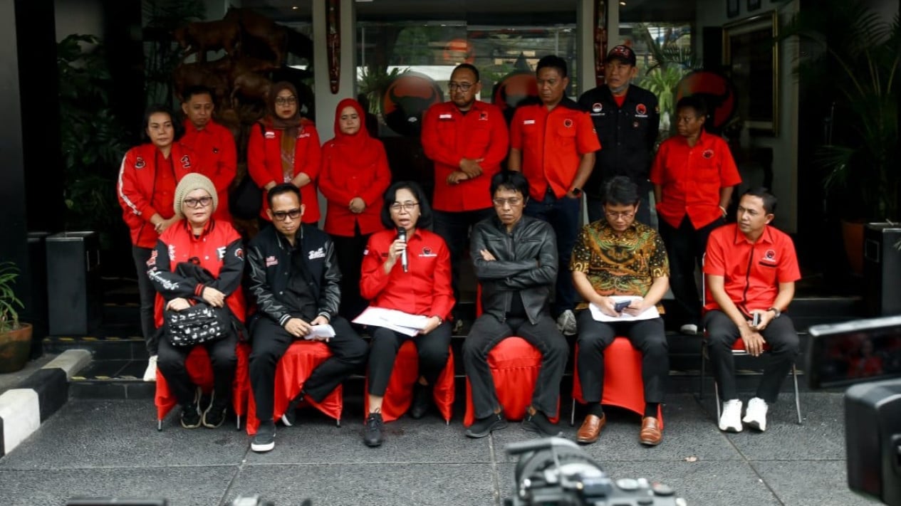 PDIP Sebut Punya Data Rp223 Triliun Dana MBG Diambil dari Anggaran Pendidikan
            - galeri foto