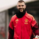 Maarten Paes Targetkan Diri Jadi Kiper Utama Ajax Musim Depan