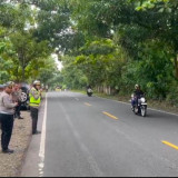 Mobil Dinas Polisi yang Ditumpangi Kabag Ops Polres Sumenep Tabrak Pengendara Motor, Korlantas Lakukan Olah TKP