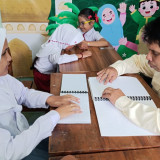 Isi Ramadhan, Siswa SLB B Tulungagung Membaca Alquran dengan Telunjuk