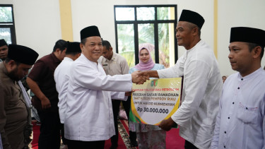 Safari Ramadan 1447 H, Pemprov Riau Salurkan Bantuan Rp30 Juta ke Masjid di Desa Muara Basung