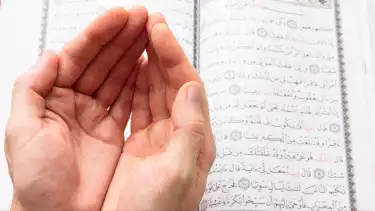 Amalan Rezeki ini Dianjurkan Ustaz Maulana, Cukup 5 Menit Baca Surah Pendek ini Insyaallah Bantu Utang Lunas