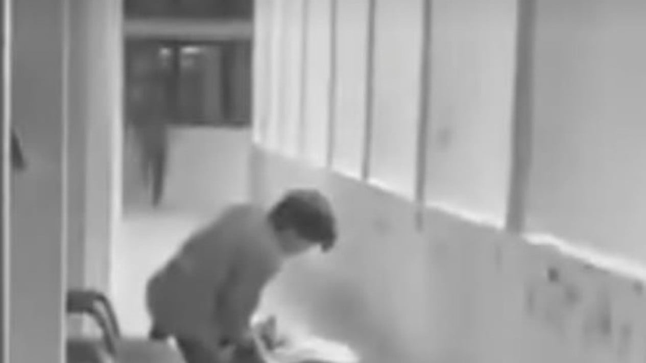 Video Mahasiswa UIN Suska Riau Dibacok Viral, Pelaku Diduga Kesal Cintanya Ditolak hingga Sengaja Berangkat dari Rumah Targetkan Korban
            - galeri foto