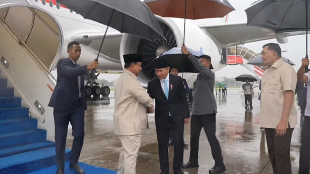 Akhiri Lawatan ke 4 Negara, Prabowo Mendarat di Jakarta Usai Giat Diplomasi Global
            - galeri foto