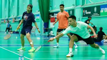 Sebelum langsung berlatih di Birmingham, skuad Merah Putih lebih dulu menjalani aklimatisasi di National Badminton Centre, Milton Keynes, Inggris.