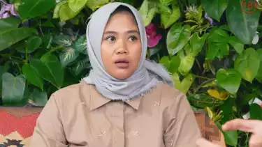 Lisnawati, ibu kandung Nizam Syafei di podcast YouTube Denny Sumargo
