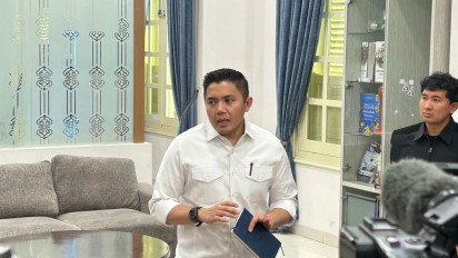 Seskab Teddy Bantah Temuan PDIP, Tegaskan MBG Tak Pangkas Anggaran Pendidikan: Itu Narasi yang Keliru