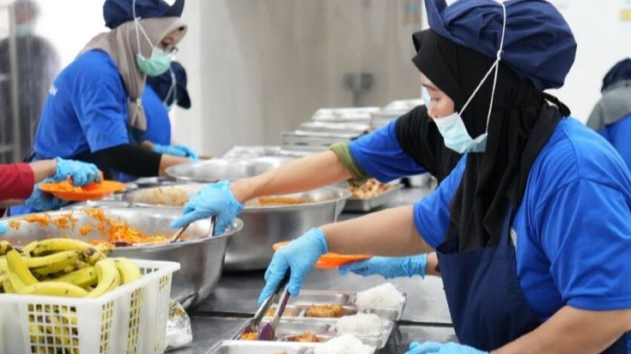 PDIP Larang Kadernya Ikut Bisnis MBG, Tegaskan Program Rakyat Tak Boleh Dikomersialkan
            - galeri foto