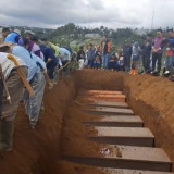 Identitas Belum Terungkap, 10 Jenazah Korban Longsor Cisarua Akhirnya Dimakamkan Massal