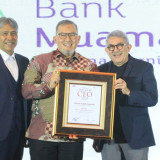 Usai Hadapi Sejumlah Tantangan Besar, Dirut Bank Muamalat Sabet Penghargaan Best CEO 2025