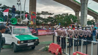 Aksi Demo di Depan Mabes Polri Selesai, Mahasiswa Bubar dengan Tertib