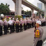Polisi Berpeci Diterjunkan Saat Aksi Demo di Mabes Polri, Kabid Humas Polda Metro Jaya: Menghormati Bulan Suci Ramadan