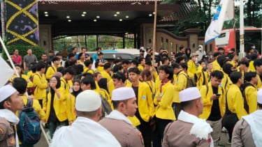 Mahasiswa Kecewa Kapolri Tak Temui Massa Aksi Demo di Mabes Polri: Kami akan Kembali dengan Kekuatan yang Lebih Besar