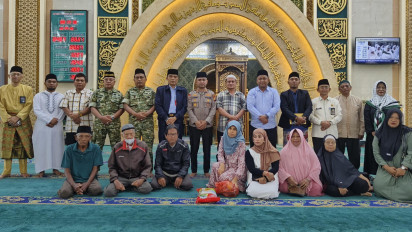 Ratusan Dhuafa dan Anak Yatim Terima Santunan Ramadhan di Pekanbaru