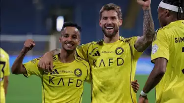 Abdulrahman Ghareeb dan Inigo Martinez di laga Al Najma vs Al Nassr, Kamis (26/2/2026)