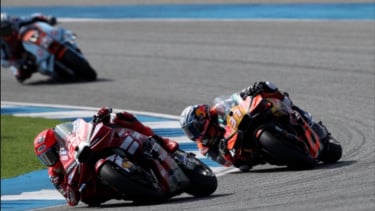 Terima Hukuman Penalti, Marc Marquez Sayangkan Keputusan Lambat Steward di Sprint Race MotoGP Thailand 2026