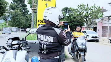 Hati-hati, Polisi Sekarang Terapkan ETLE Handheld: Tilang Elektronik Berbasis Telepon Genggam