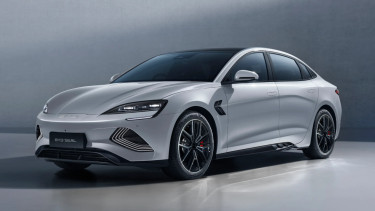 Mudik Lebaran 2026 Pakai Mobil Listrik? Ini Rekomendasi 10 EV Jarak Tempuh Jauh dan Harga Resminya