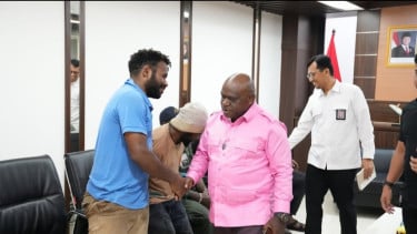 Top 5 Artikel Sepekan: Respons Natalius Pigai Soal MBG, Polemik Paspor WNA Anak Dwi Sasetyaningtyas, Striker Belgia Siap Bela Timnas Indonesia