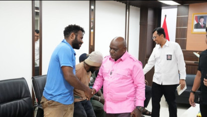 Top 5 Artikel Sepekan: Respons Natalius Pigai Soal MBG, Polemik Paspor WNA Anak Dwi Sasetyaningtyas, Striker Belgia Siap Bela Timnas Indonesia