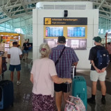Dampak Perang Iranvs Amerika, 1600 Penumpang Tujuan Timur Tengah Tertahan di Bandara Ngurah Rai Bali