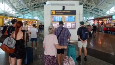 Dampak Perang Iranvs Amerika, 1600 Penumpang Tujuan Timur Tengah Tertahan di Bandara Ngurah Rai Bali