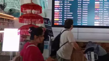 Dampak Perang Iran dan Amerika 1600 Penumpang  Tujuan Timur Tengah Tertahan Di Bandara Ngurah Rai Bali