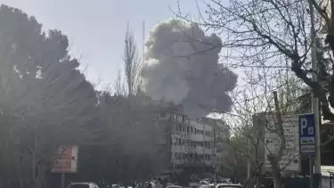 Foto menunjukkan suasana setelah terjadi serangan di dekat Universitas Teheran, Iran, Sabtu (28/2/2026).