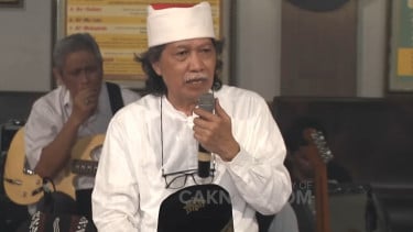 Viral Ramalan Cak Nun Soal Perang Iran dengan Israel dan AS, Kini Jadi Kenyataan