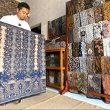 Berkah Ramadhan, Penjualan Sarung Batik Kudus Meroket hingga Tembus Pasar Mancanegara